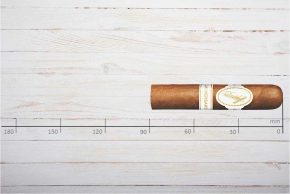 Davidoff Cigars Aniversario Entreacto, Short Corona