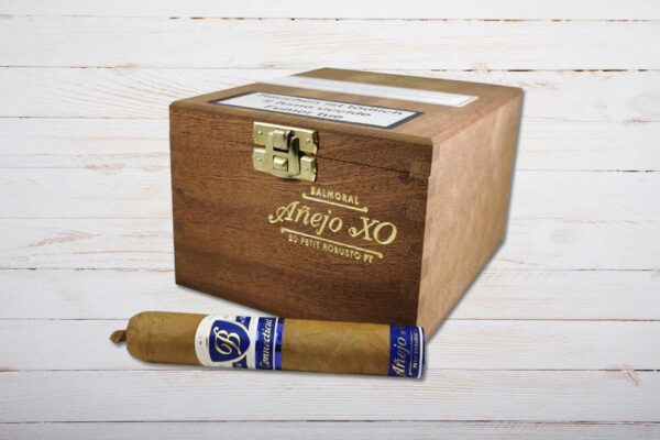 Balmoral Anejo XO Connecticut, Petit Robusto FT (Flagtail), Ring 48, Länge: 109 mm