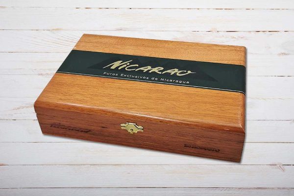 Nicarao Exclusivo Cigars Robusto Extra, Box 20er