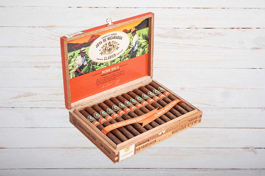 Joya de Nicaragua Clasico Medio Siglo Cigars Seleccion B, Corona, Box 25er