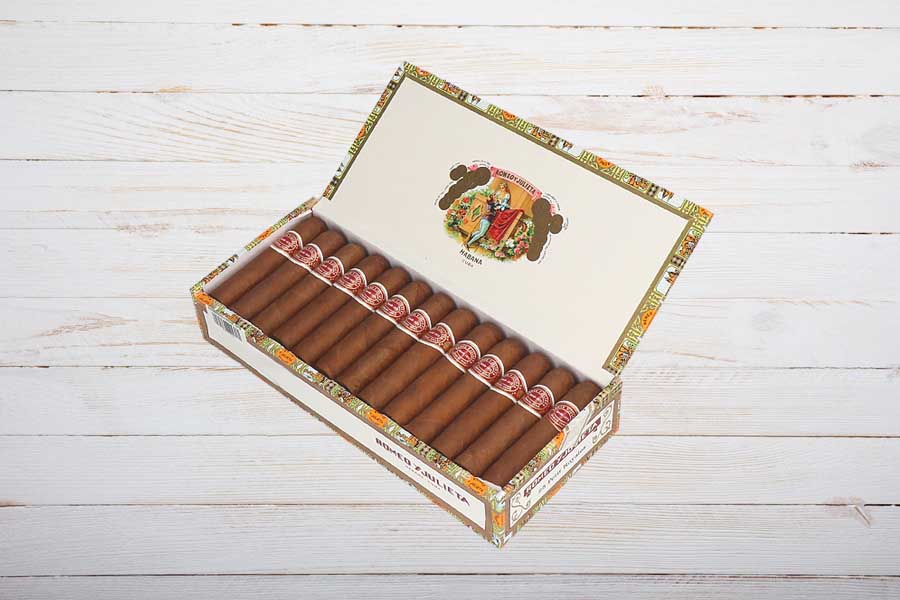 Romeo y Julieta Cigars Petit Royales, Caprichos, Box 25er
