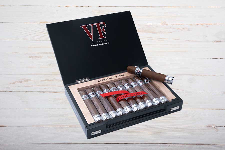 VegaFina Fortaleza 2 Cigars Reposado 10 Anos Magnum, Box 10er